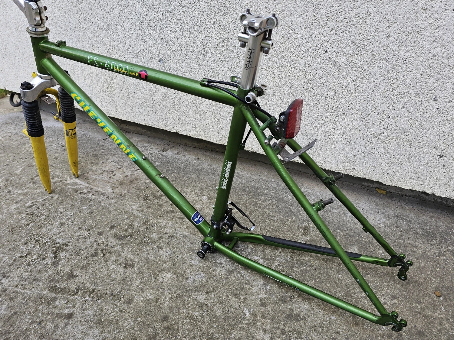 3. Bicicleta retro cadru Tange MTB Cheyenne FS8000