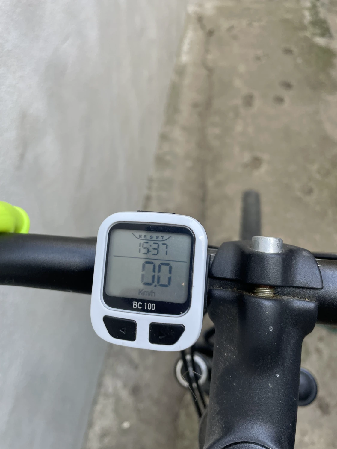 3. Bicicleta BTWIN Riverside 500, rosu/negru