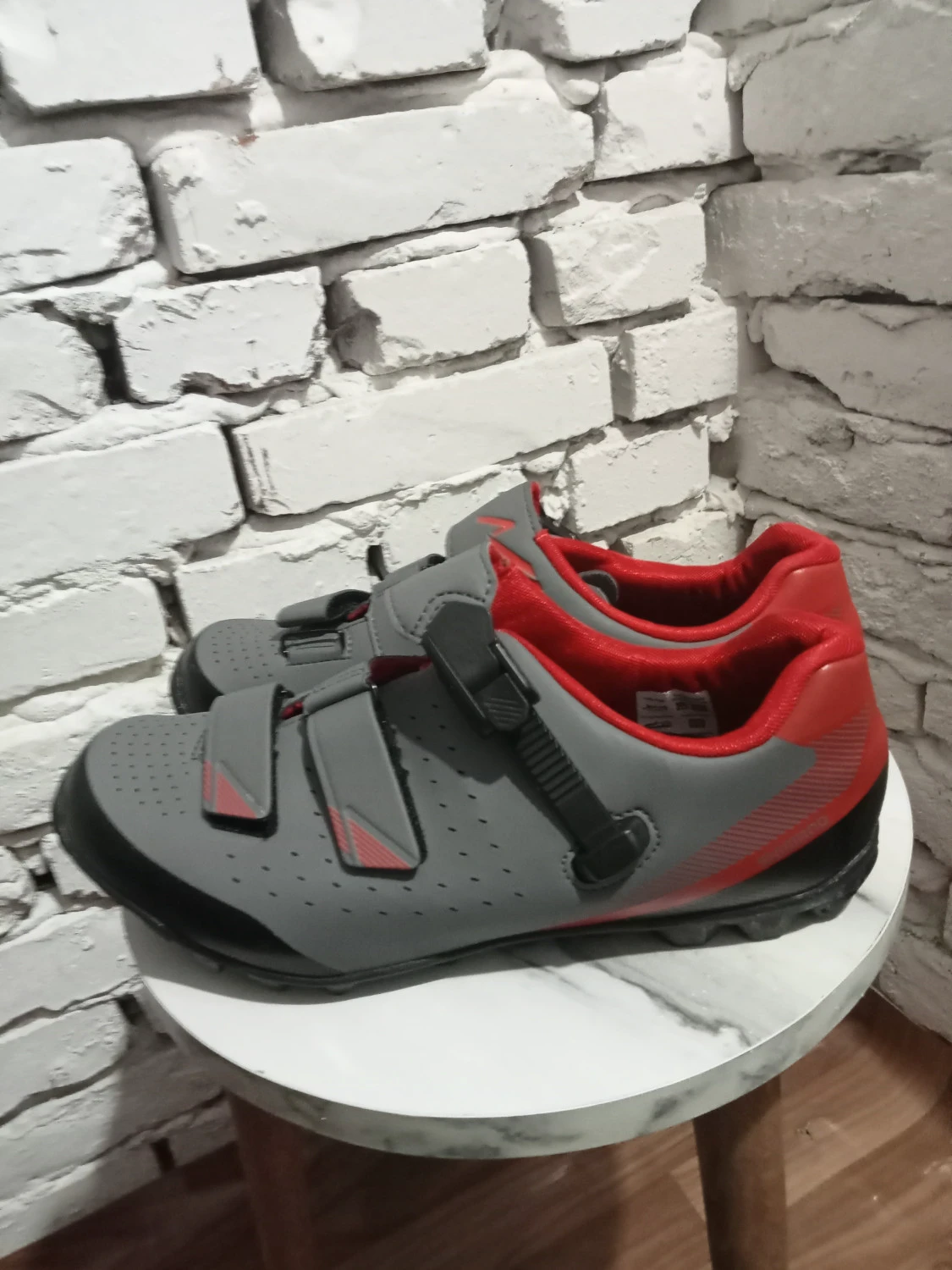 1. Pantofi ciclism Shimano 44