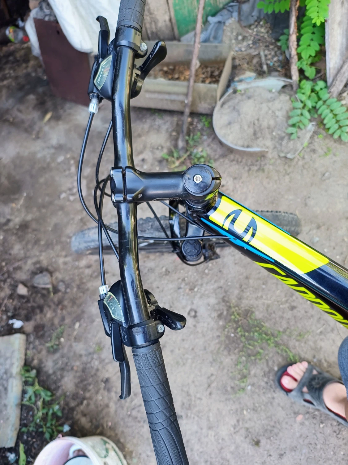 4. Bicicleta Cannondale catalyst 4
