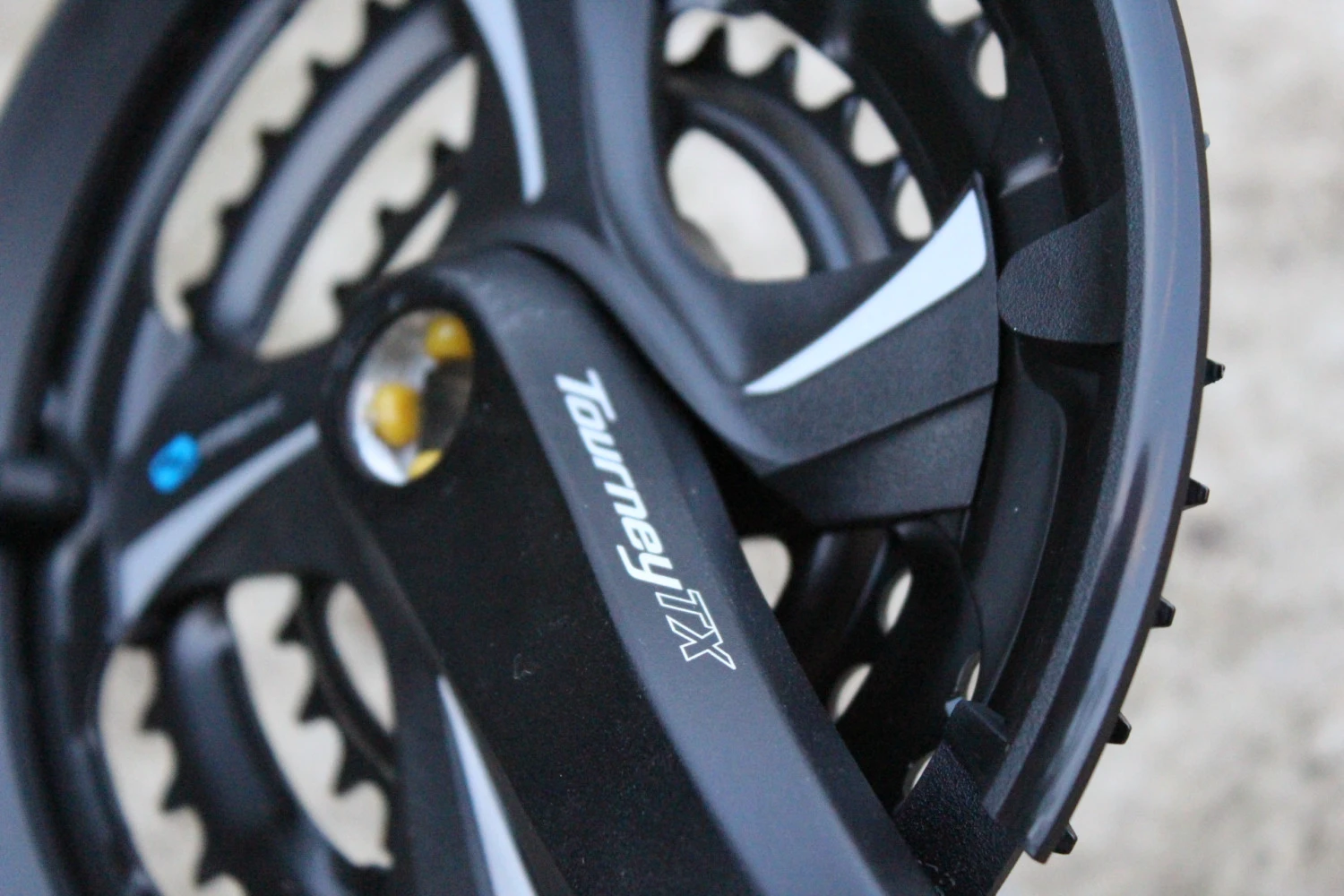 2. Shimano TOURNEY FC-TX801 Protectie 8-vit. angrenaj ax patrat 48/38/28T