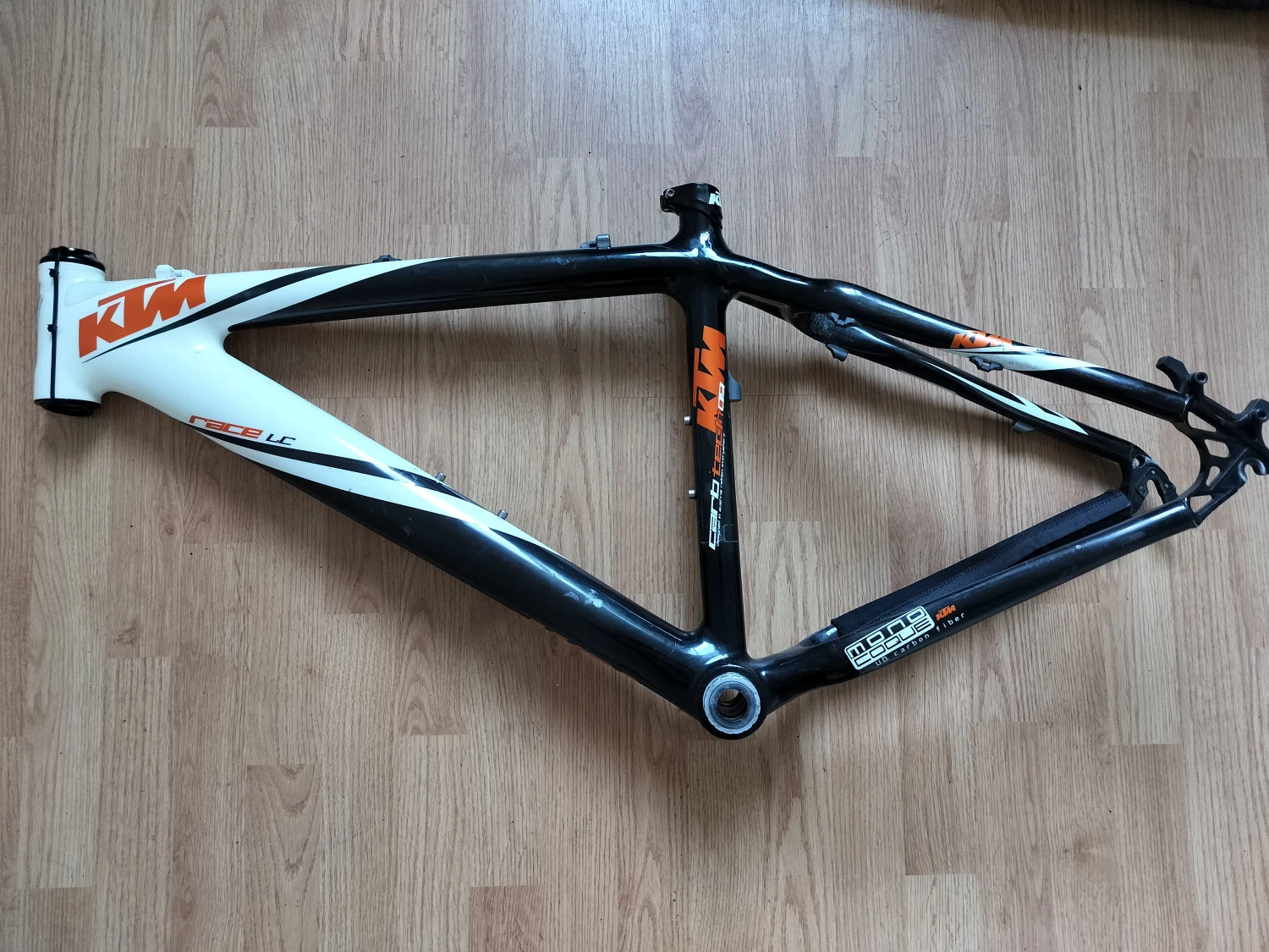 1. Cadru mtb KTM Race carbon