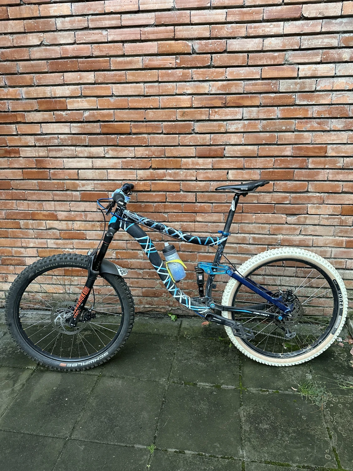 10. DEVRON ZERGA FS L / RockShox Yari 180mm / 27.5
