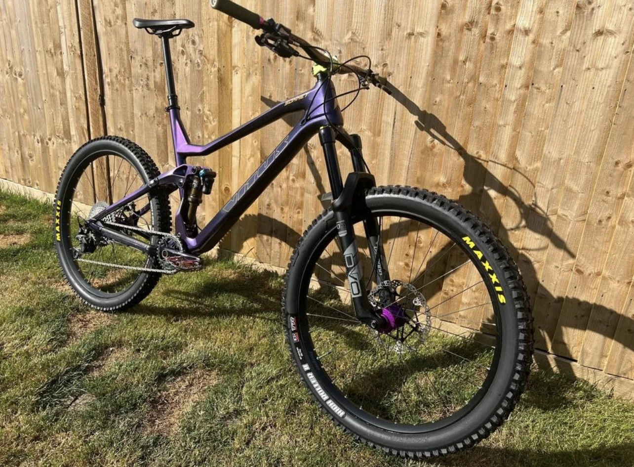 1. VITUS SOMMET VRX 27.5 XL carbon