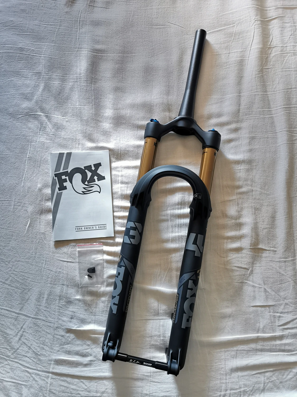 1. Fox 34 Factory 29" 130mm tapered Boost Kashima *NOUA*