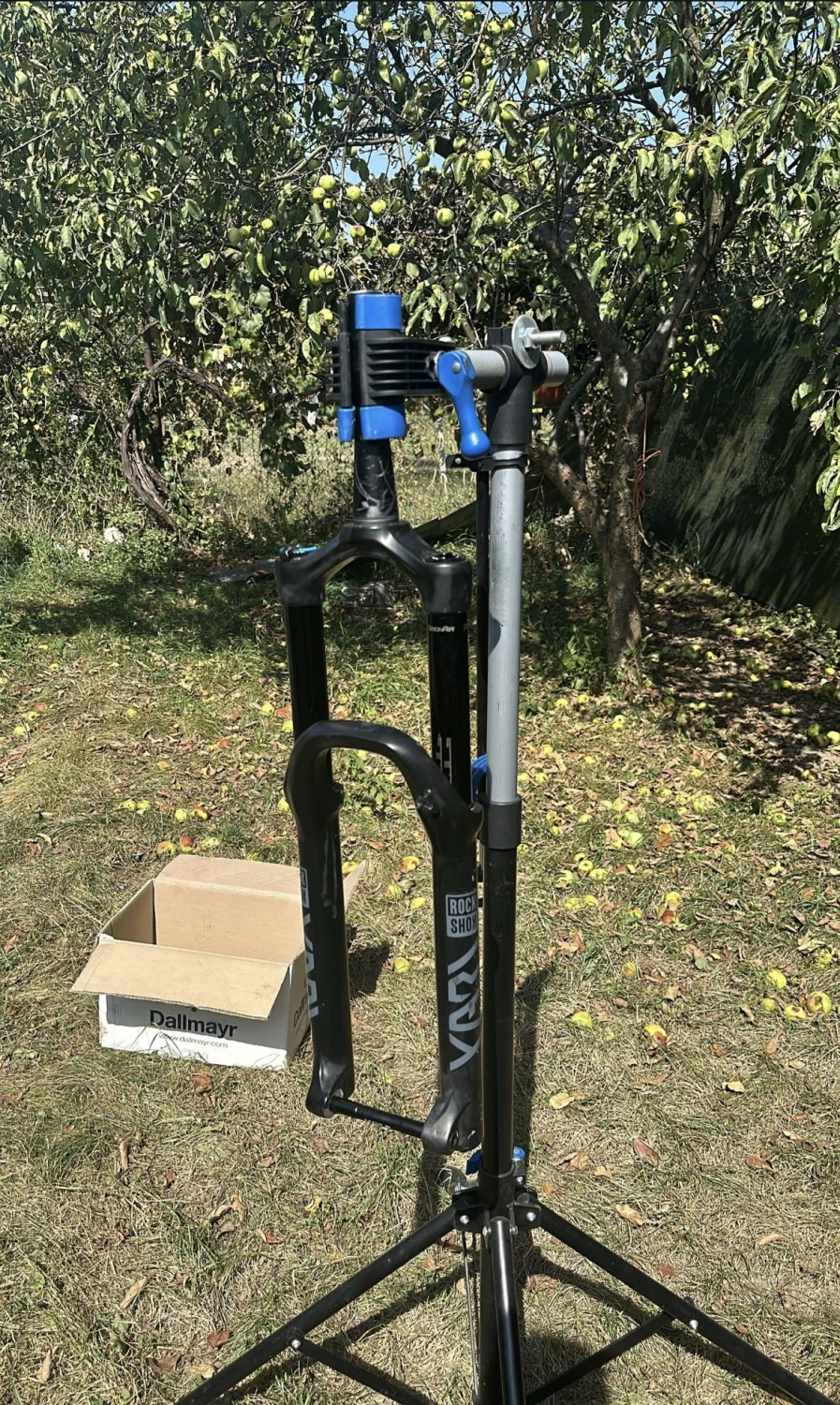 1. URGENT Furca RockShox Yari 170mm 27.5 15x100 Boost