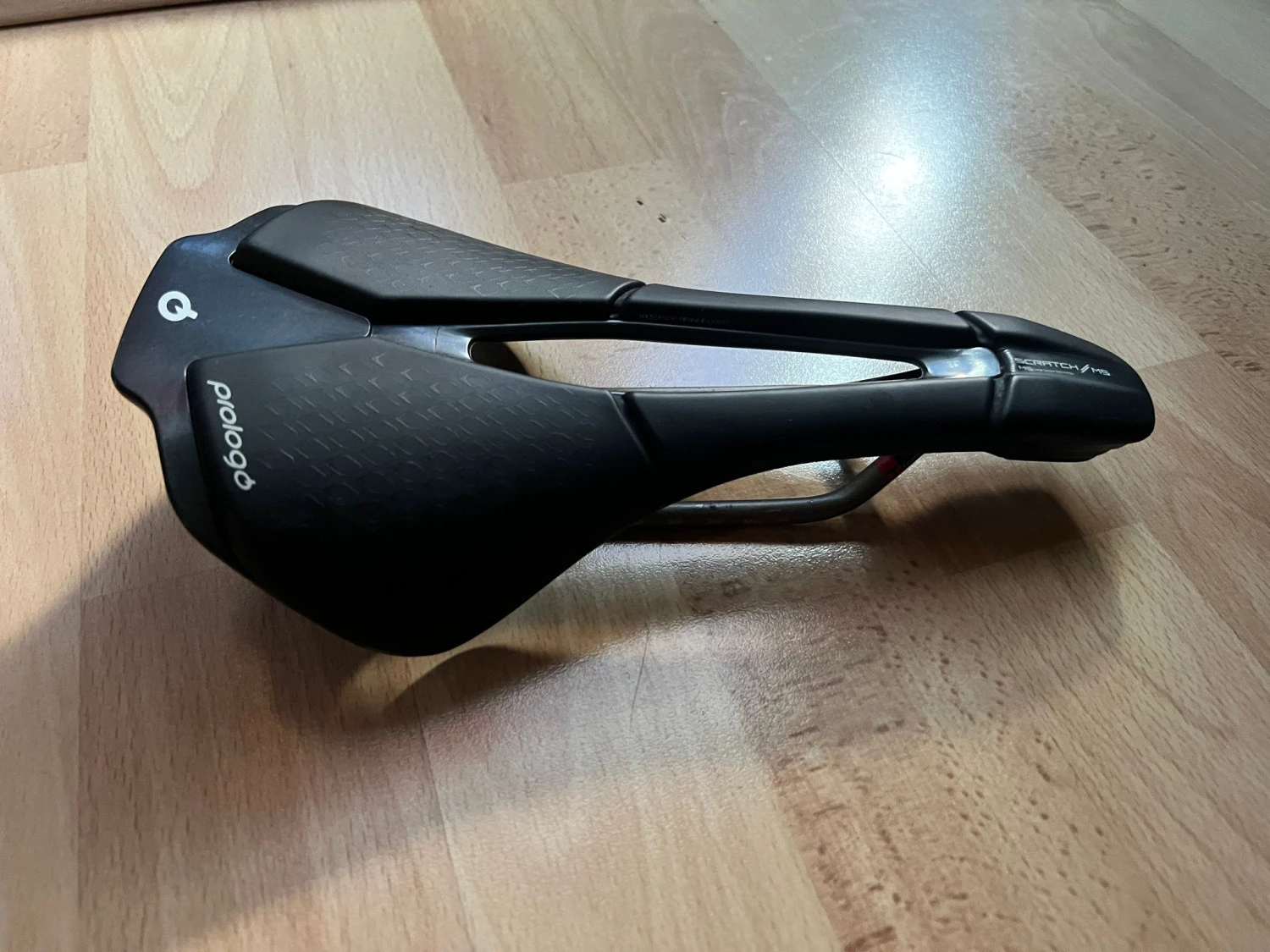 1. Șa Prologo Scratch M5 PAS