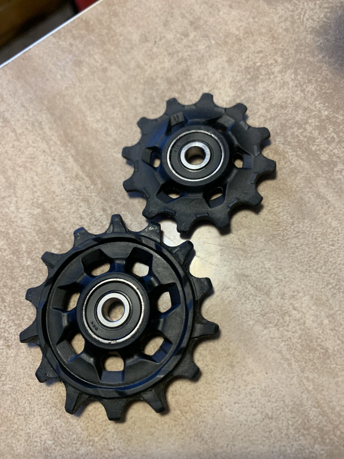 1. Rotite schimbător SRAM AXS (refurbished SKF)