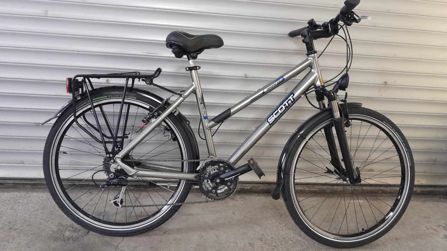 1. Vand bicicleta aluminiu dame SCOTT