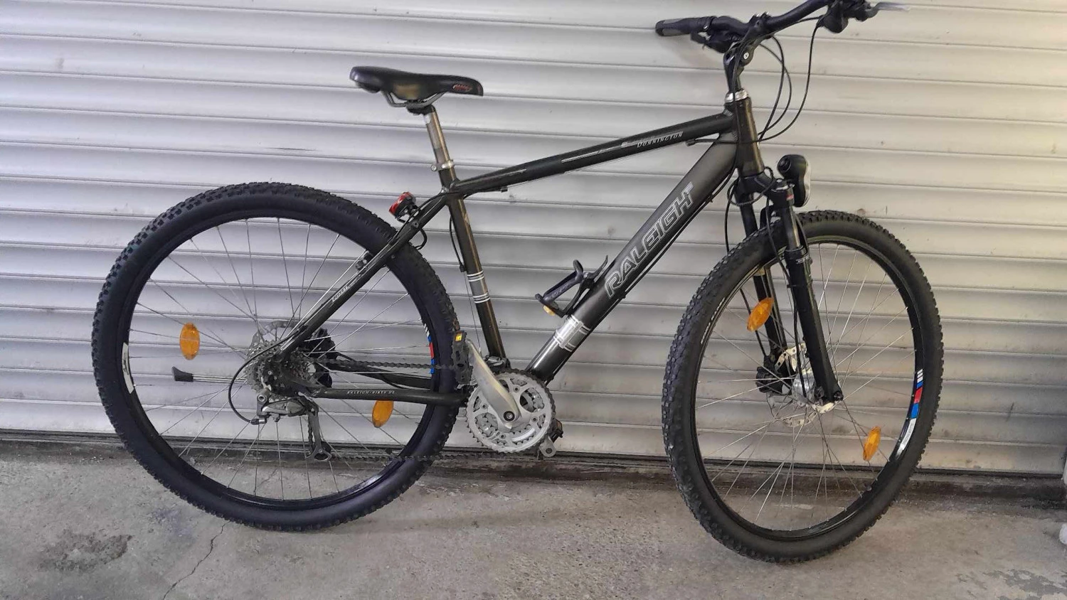 1. Vand bicicleta RALEIGH roti 29 cu fr pe disc hidraulica