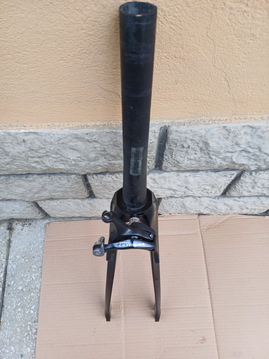 1. Furca cursiera din carbon