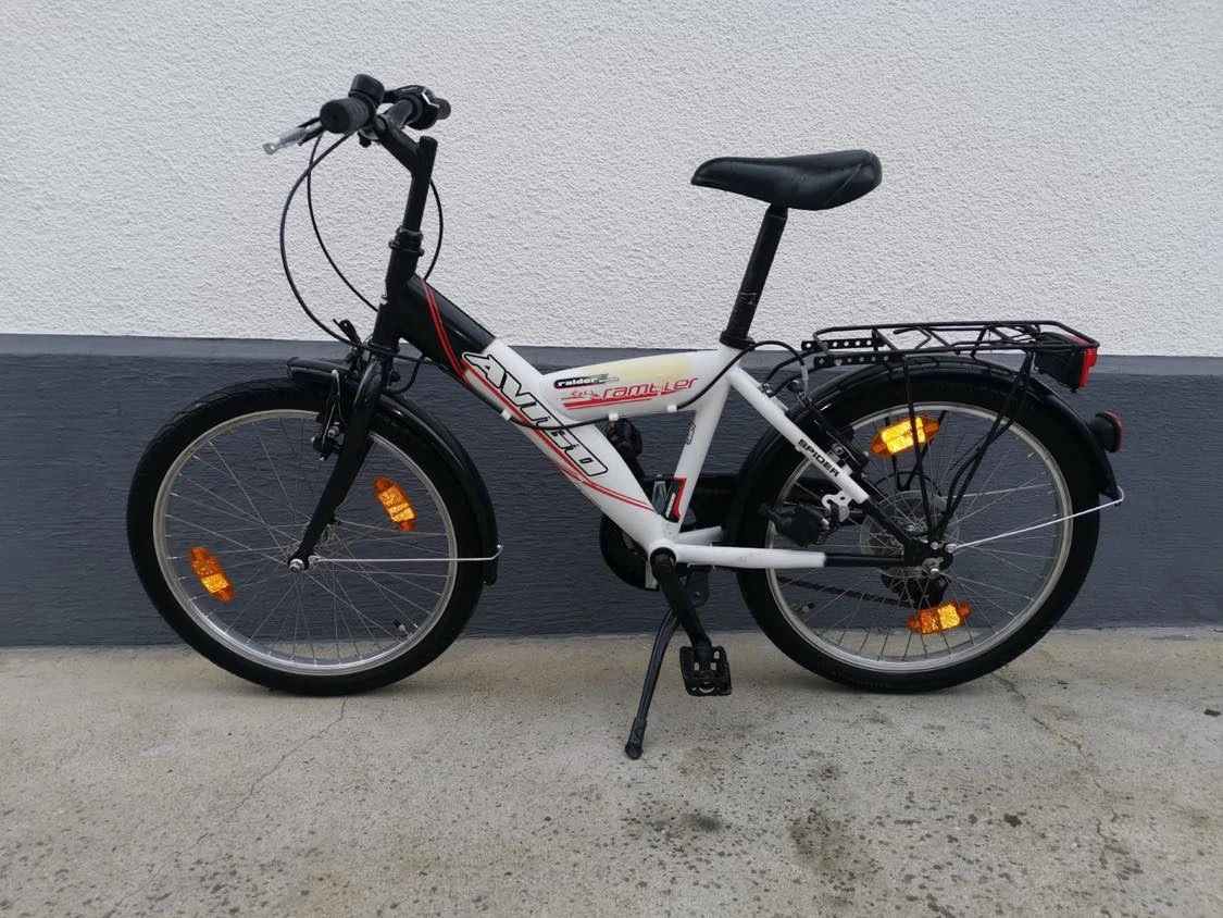 1. Bicicleta copii 20"