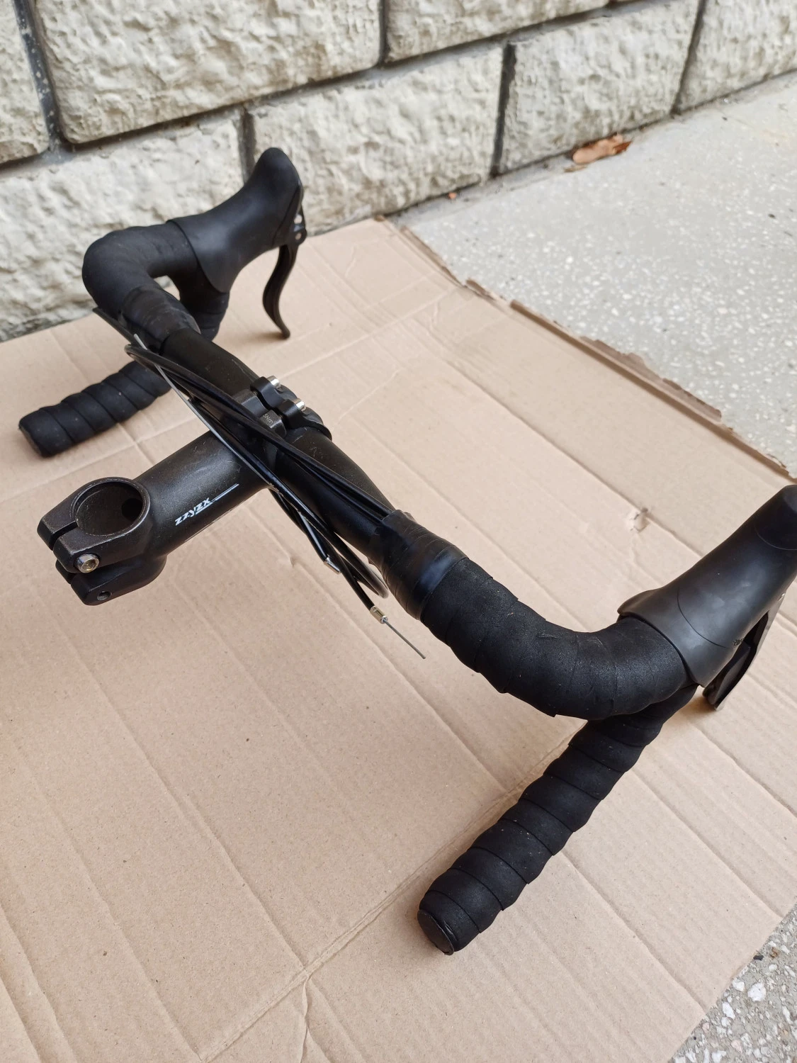 1. Ghidon bicicleta gravel cu manete