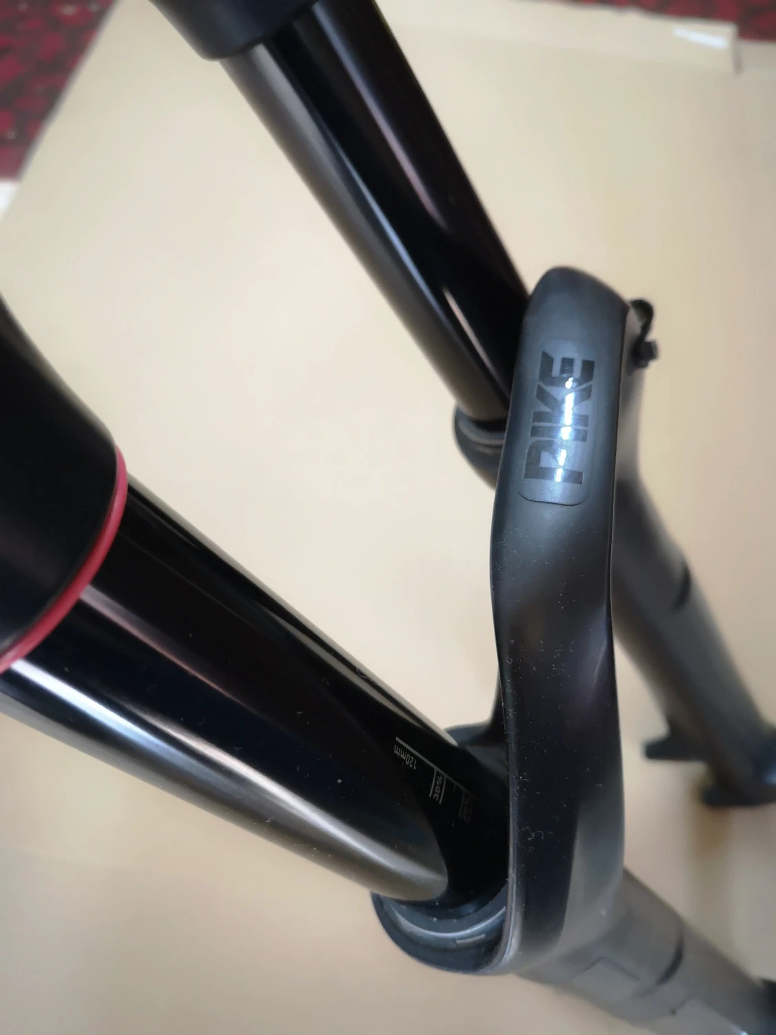 4. Furca rock shox pike charger