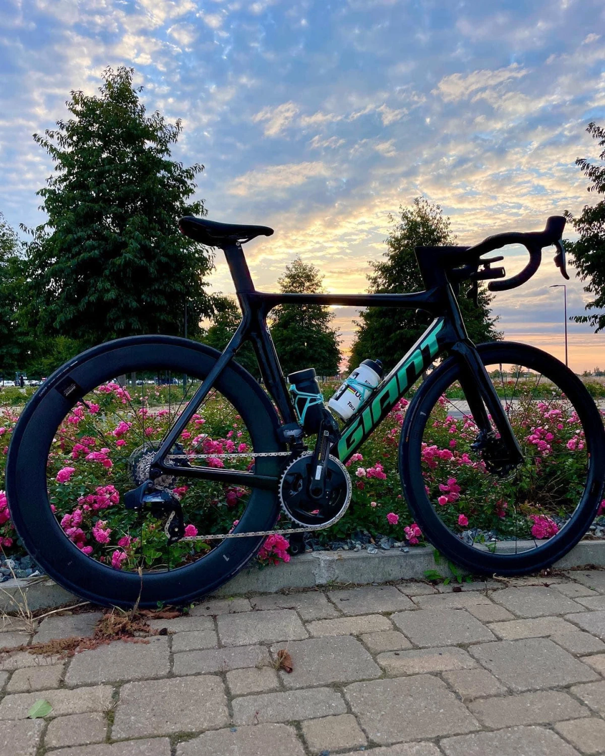1. Cursiera Giant Propel Advanced Pro Disc 0 - Marimea ML