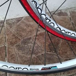 1. Set Roti cursiera Bianchi 28”