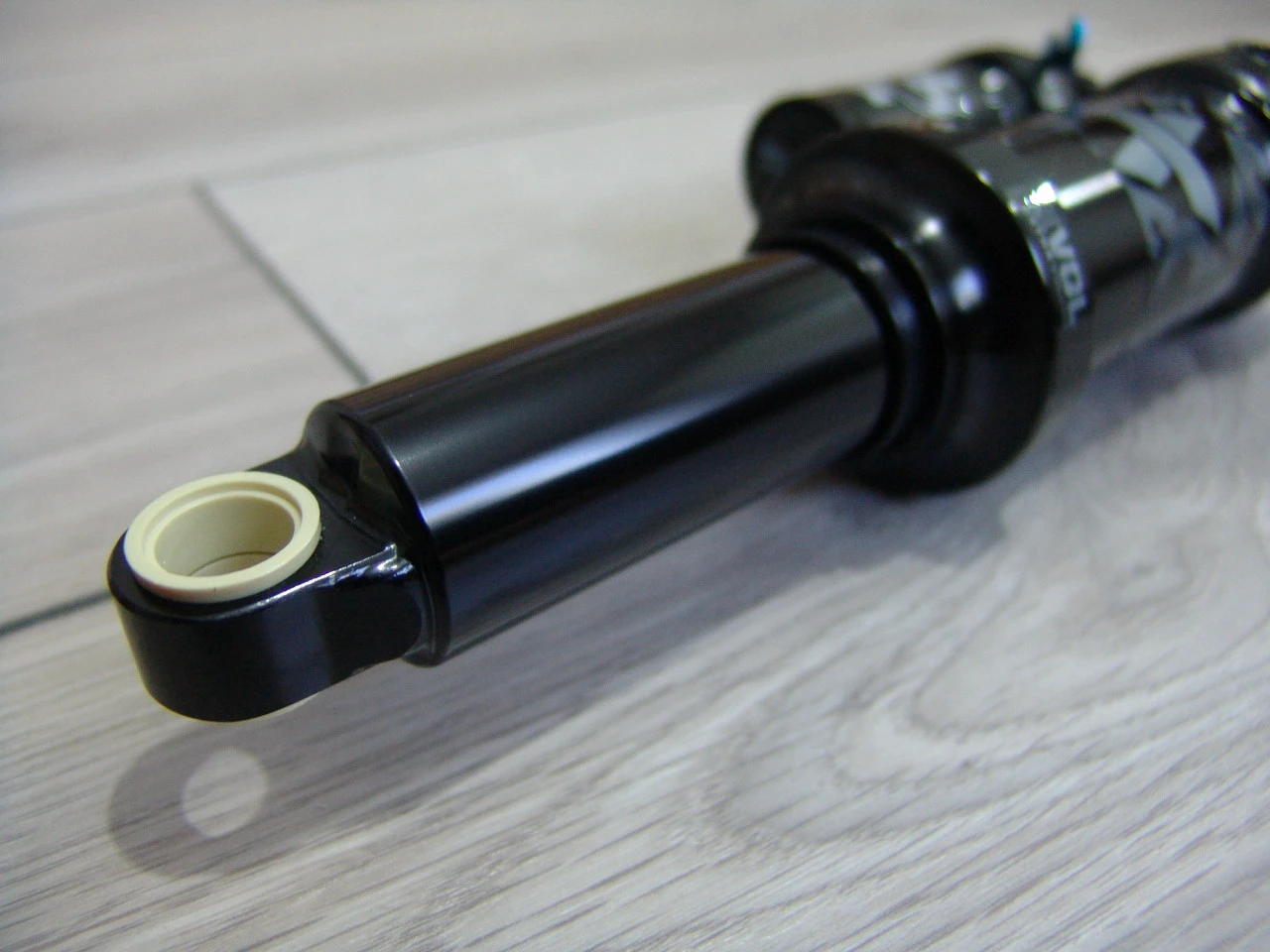 3. Amortizor Fox Float X Performance Trunnion 205x65/Nou