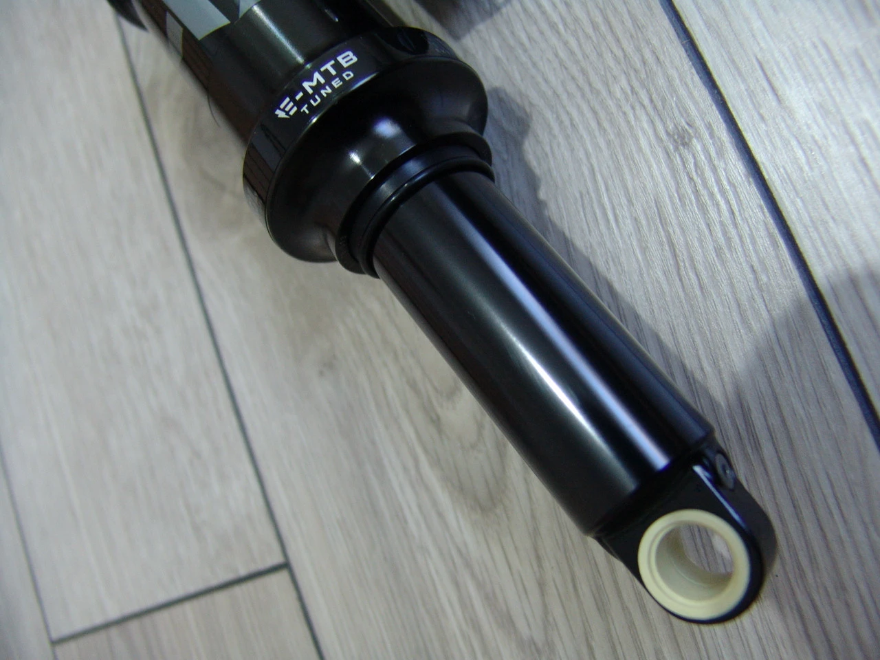 8. Amortizor Fox Float X Performance Trunnion 205x65/Nou