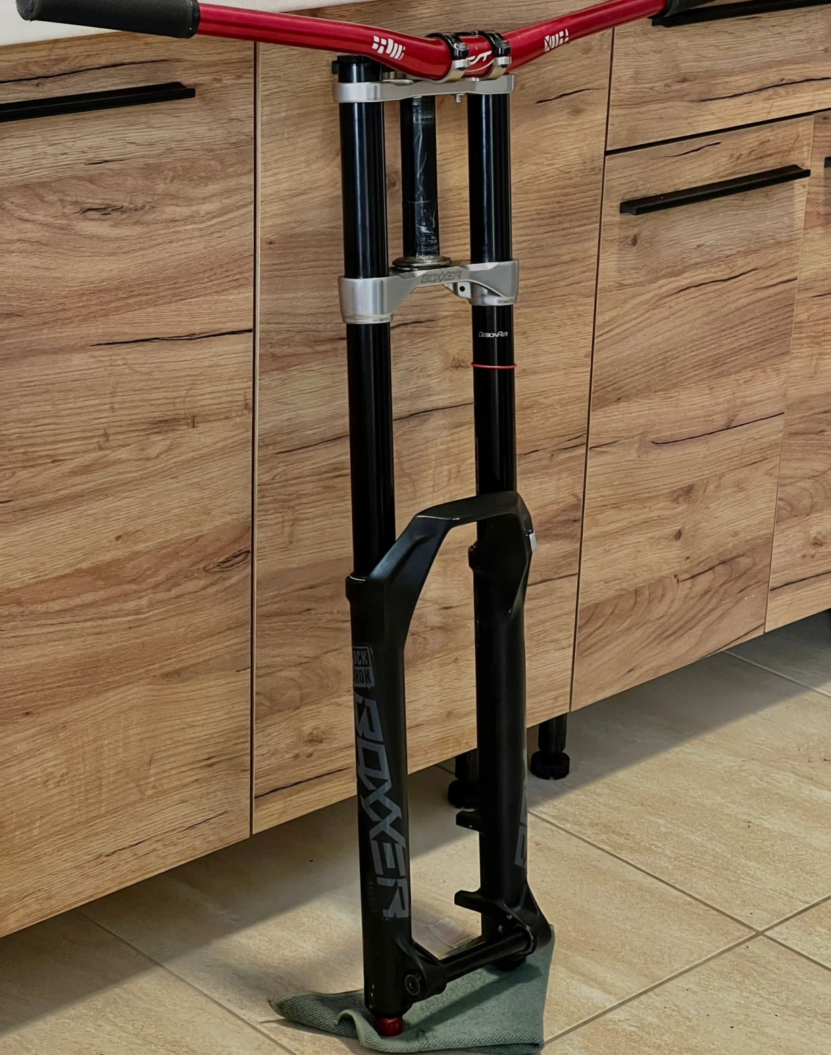 1. Vând Rockshox Boxxer Select Charger RC