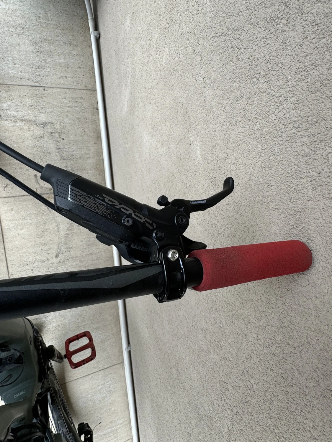 11. Vând bicicletă Specialized Kenevo Expert