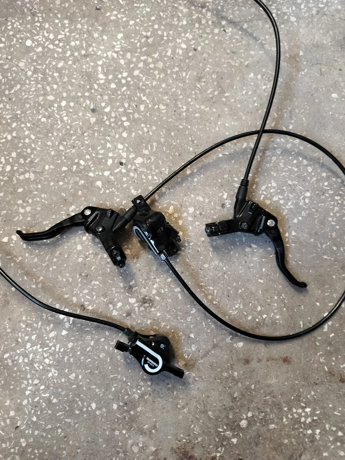 1. Set frâne hidraulice Shimano BL-M575
