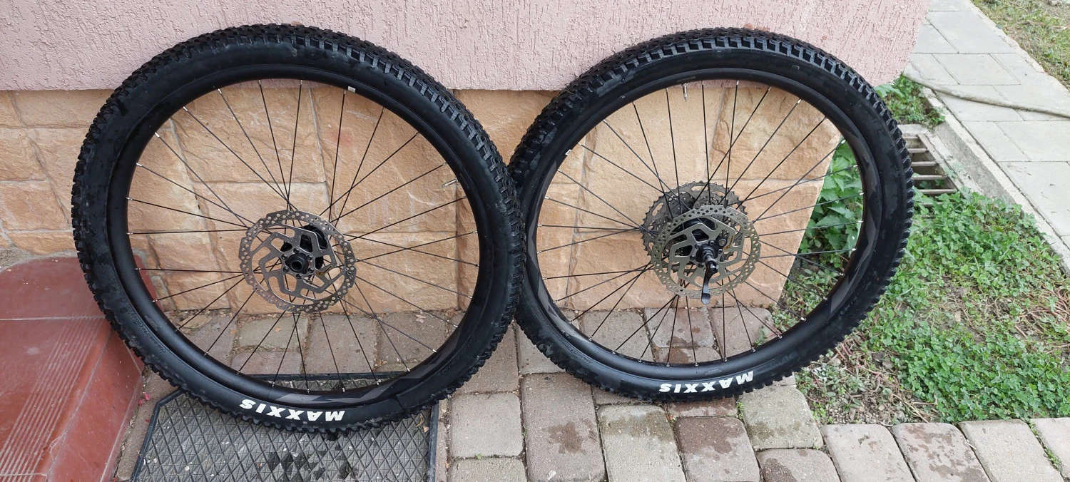 1. Roti Enduro 27,5 " Giant boost