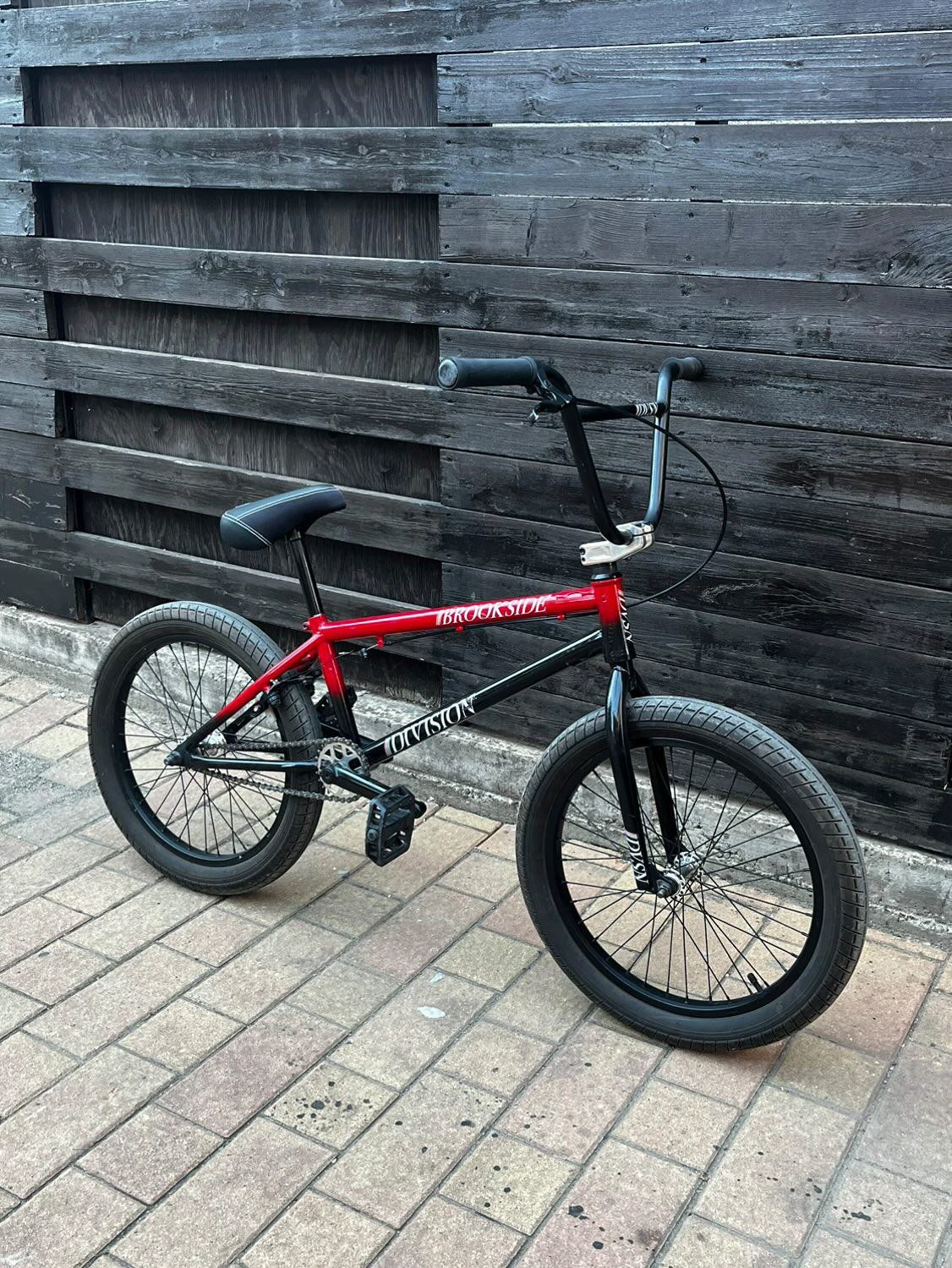 1. Bicicleta copii / BMX Division Brookside 20