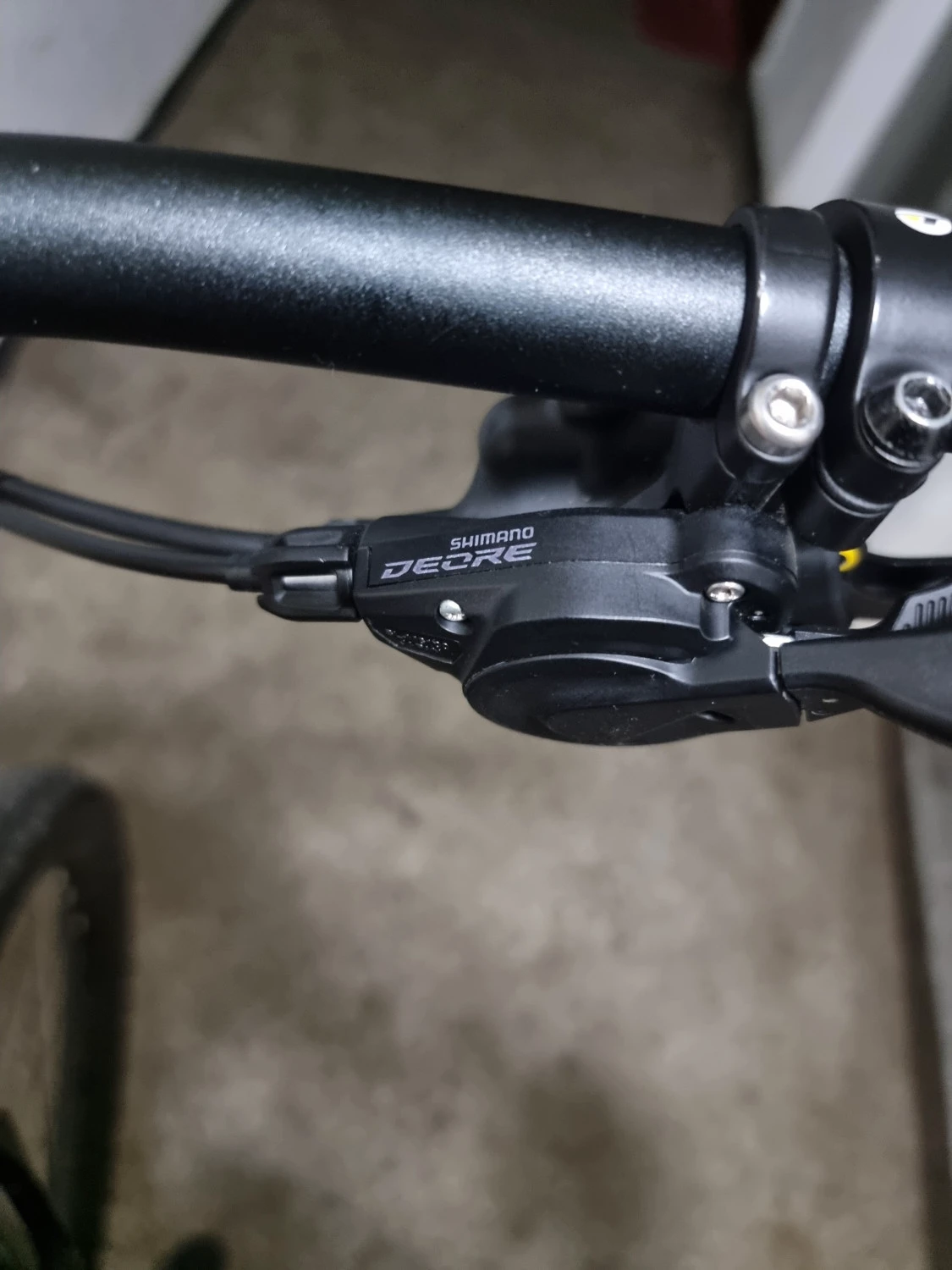 1. Maneta shimano deore plus cablu