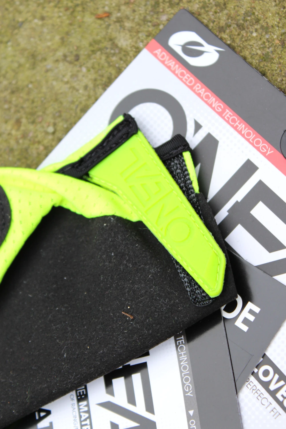 5. O'Neal Matrix Stacked Neon Yellow manusi - marime S