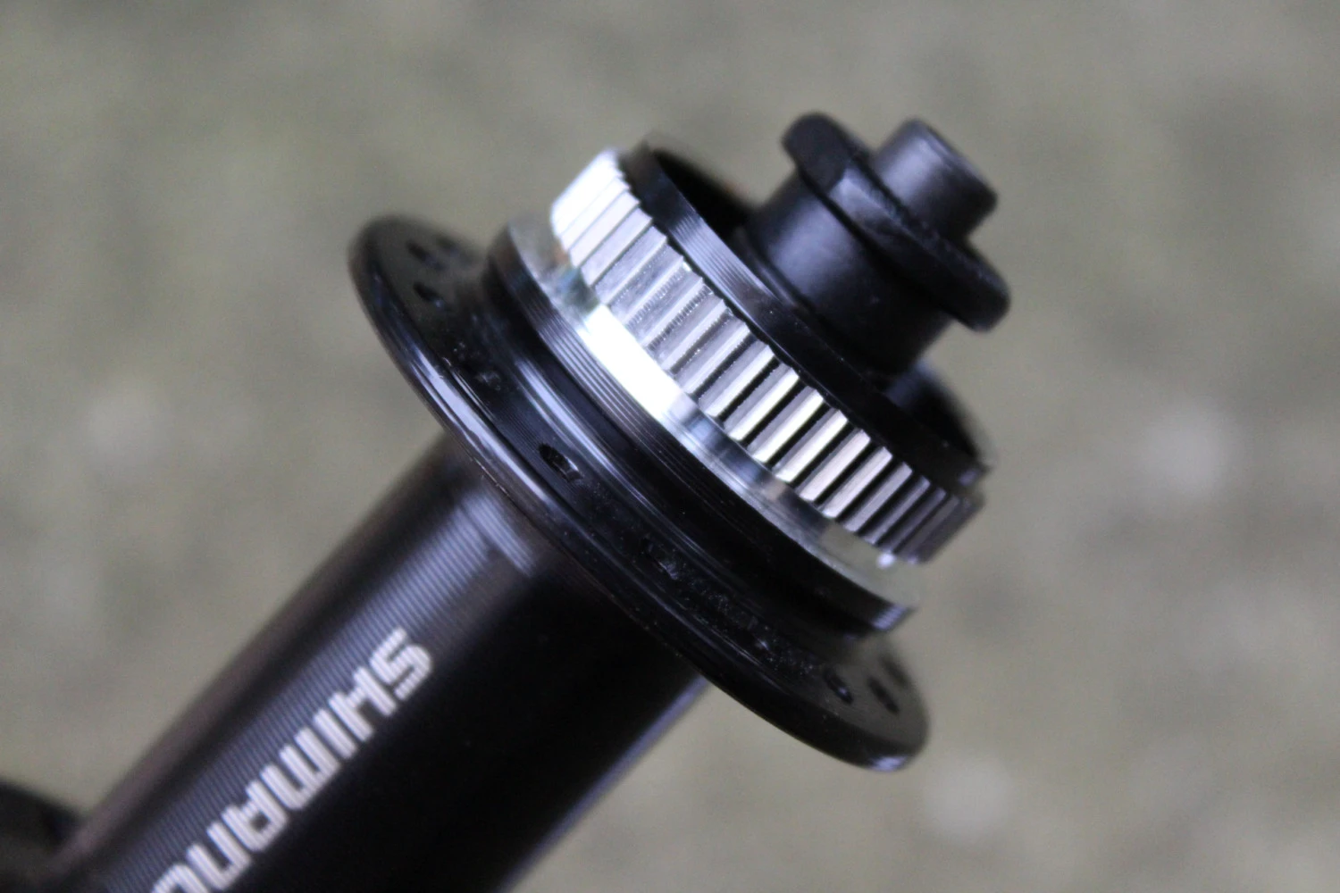 2. Shimano Tourney HB-TX505 Center-Lock butuc fata 32H + QR