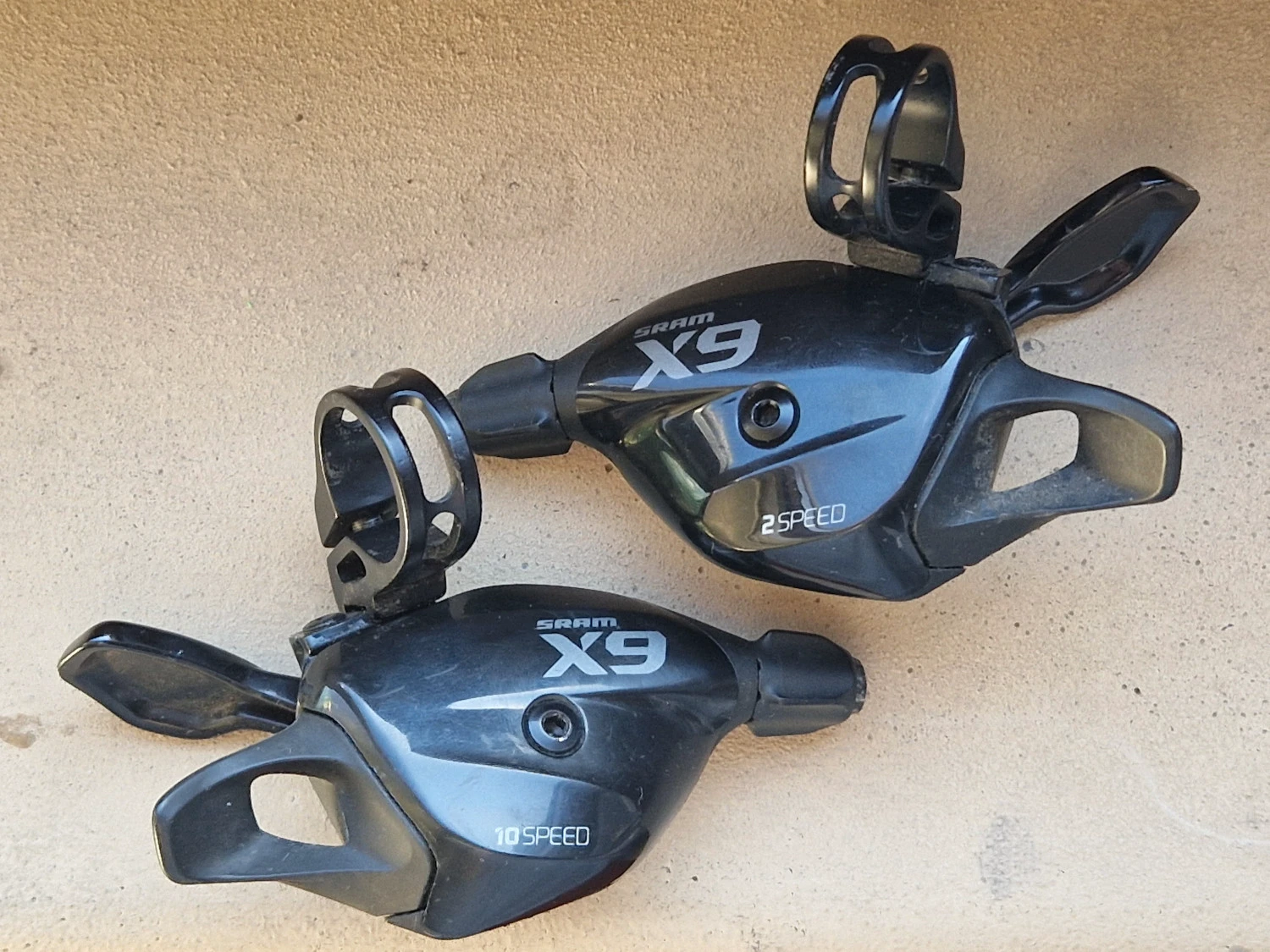1. Sram X9 2x10