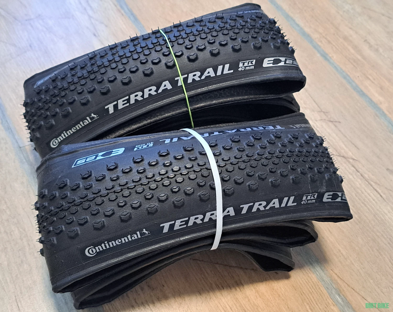 1. Anvelope gravel Continental Terra Trail 700 x 40