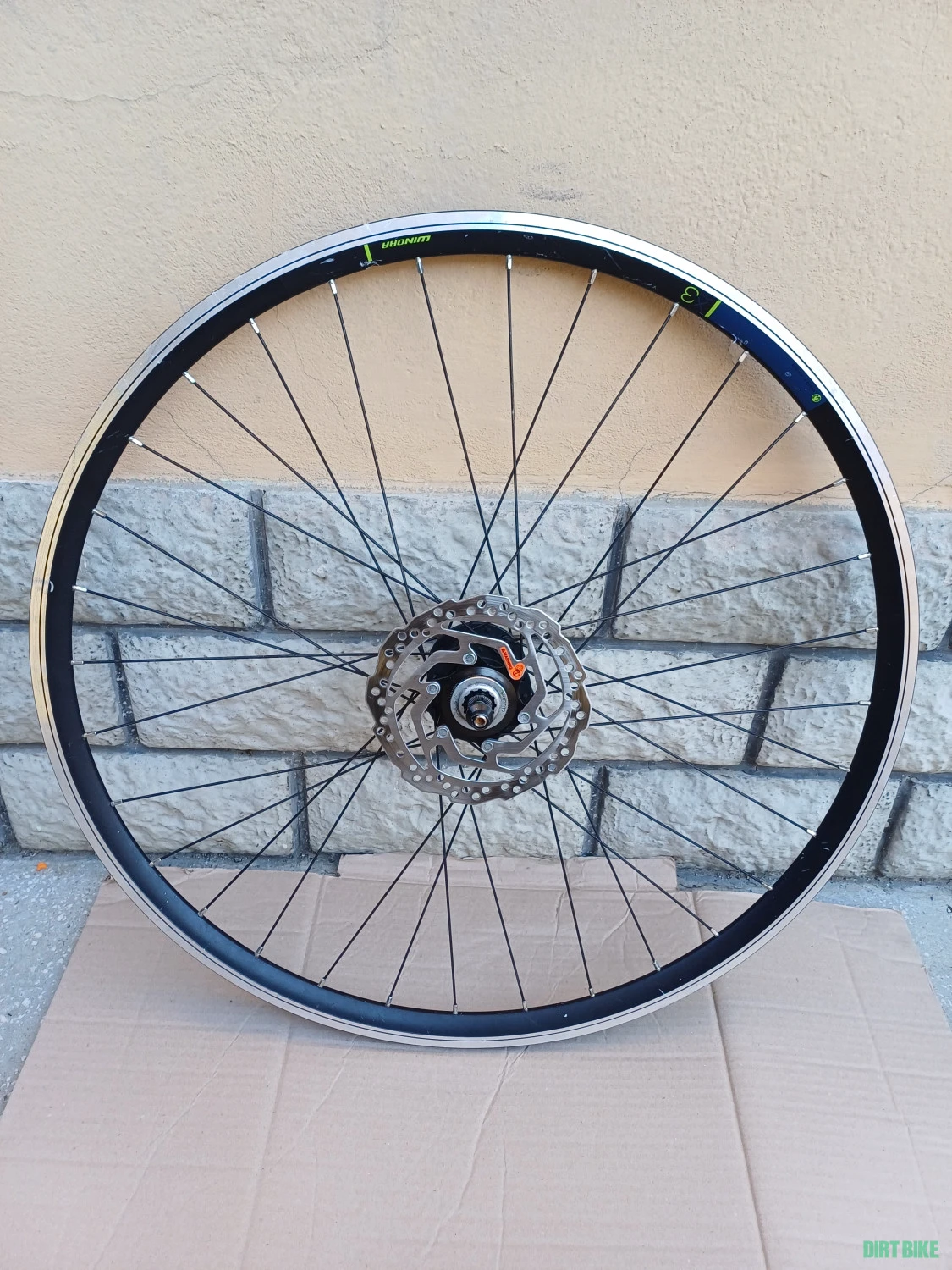 6. Roata bicicleta de fata cu dinam in butuc