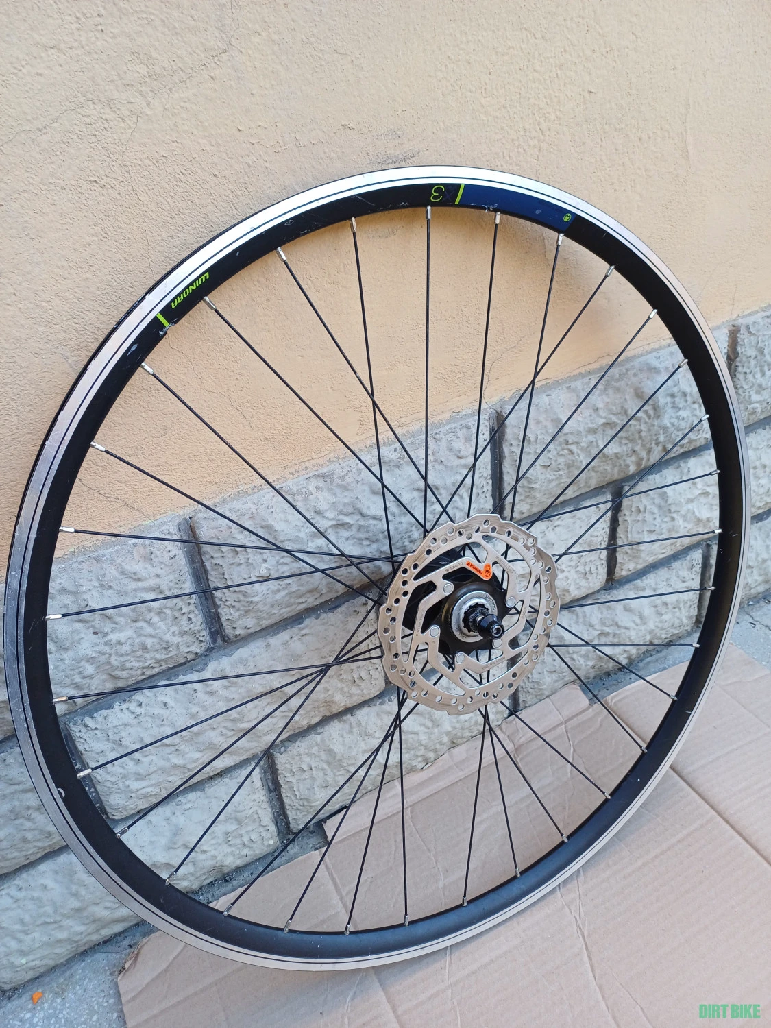 1. Roata bicicleta de fata cu dinam in butuc