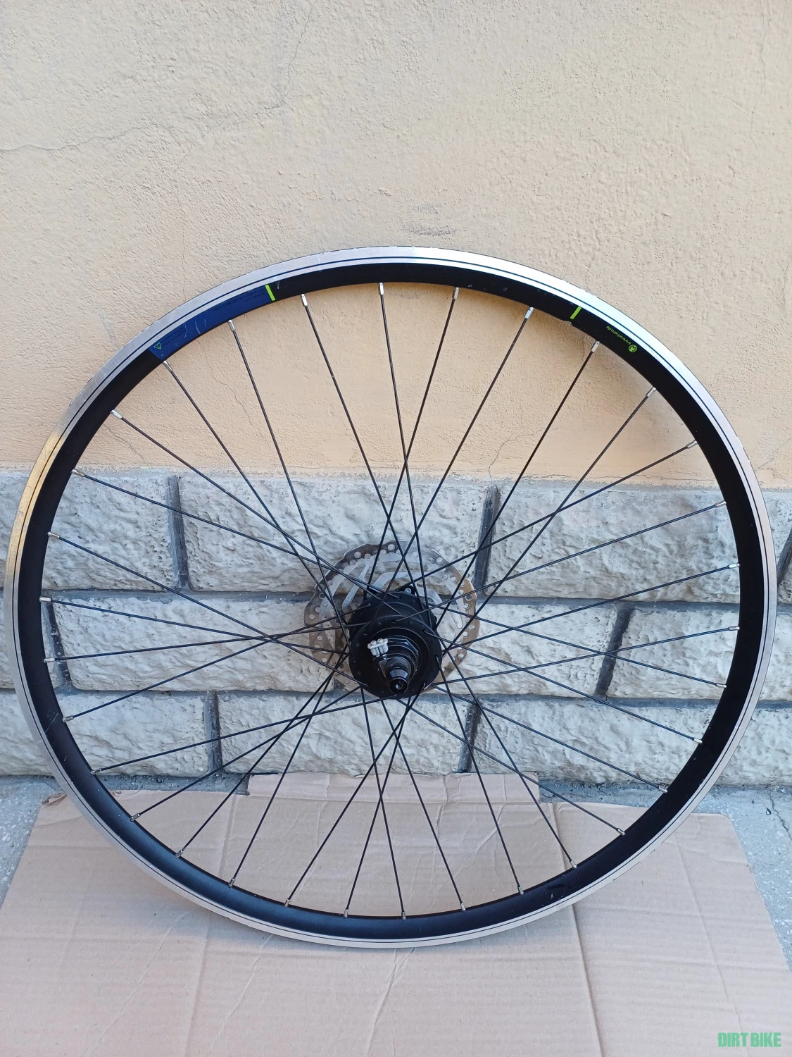3. Roata bicicleta de fata cu dinam in butuc