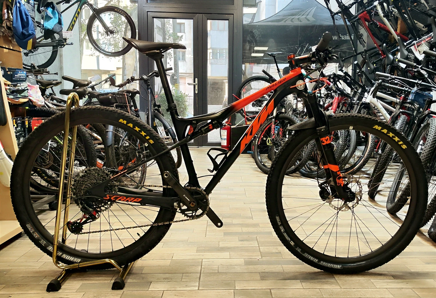 1. MTB Full Suspension KTM Scarp Master Carbon (REZERVAT)