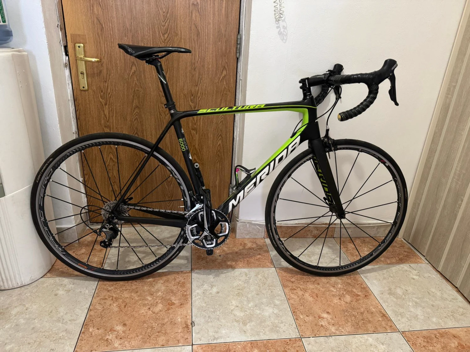 1. Cursieră Merida Scultura 6000 carbon