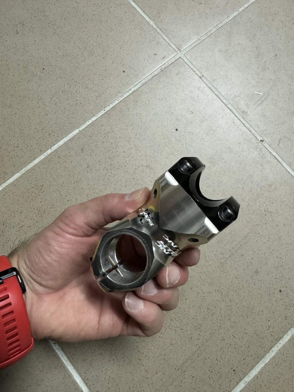 5. Pipa Tija ghidon Easton 31,8/50, 138 gr, aluminiu-negru