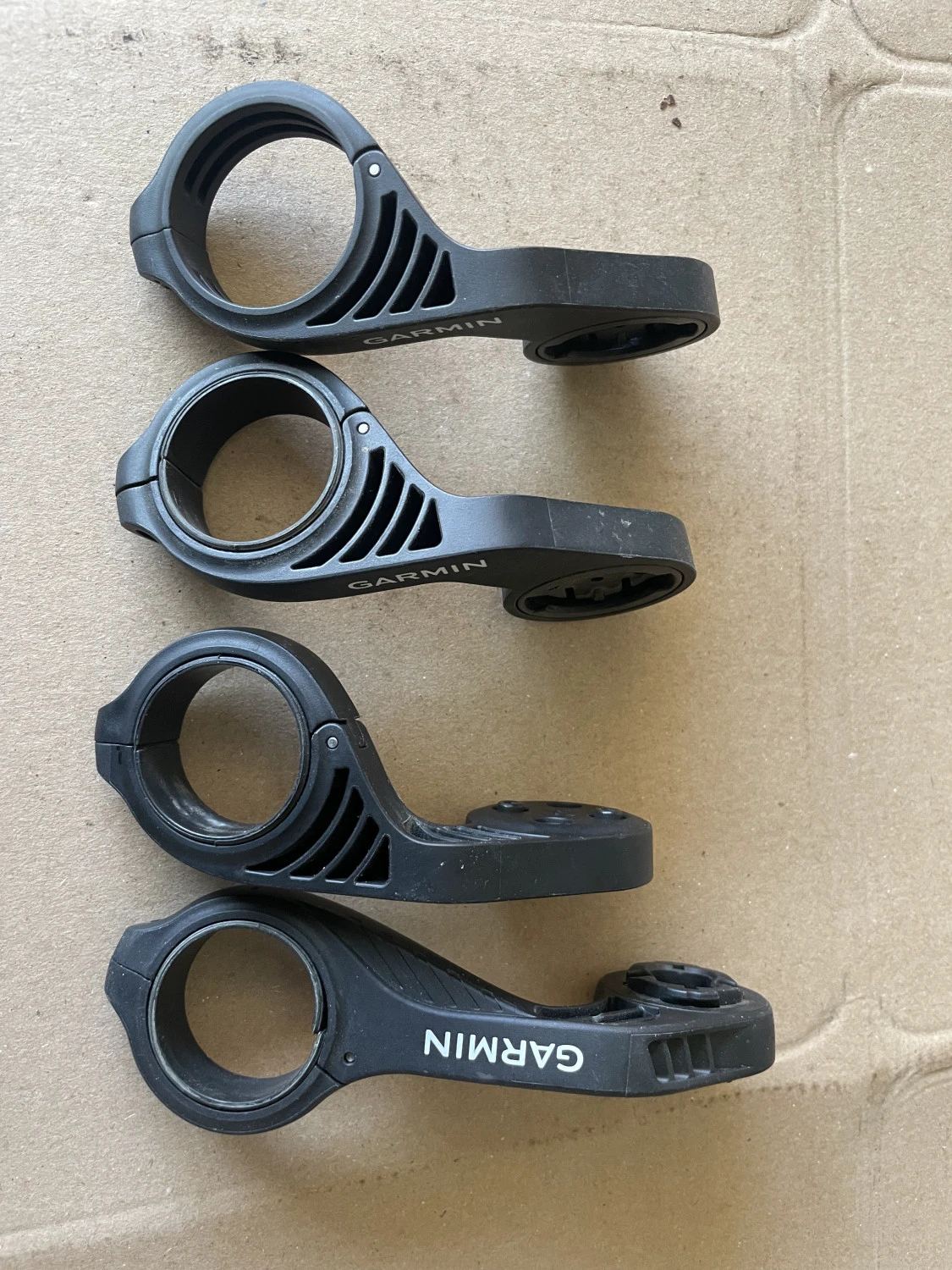2. Suport Garmin cu brat