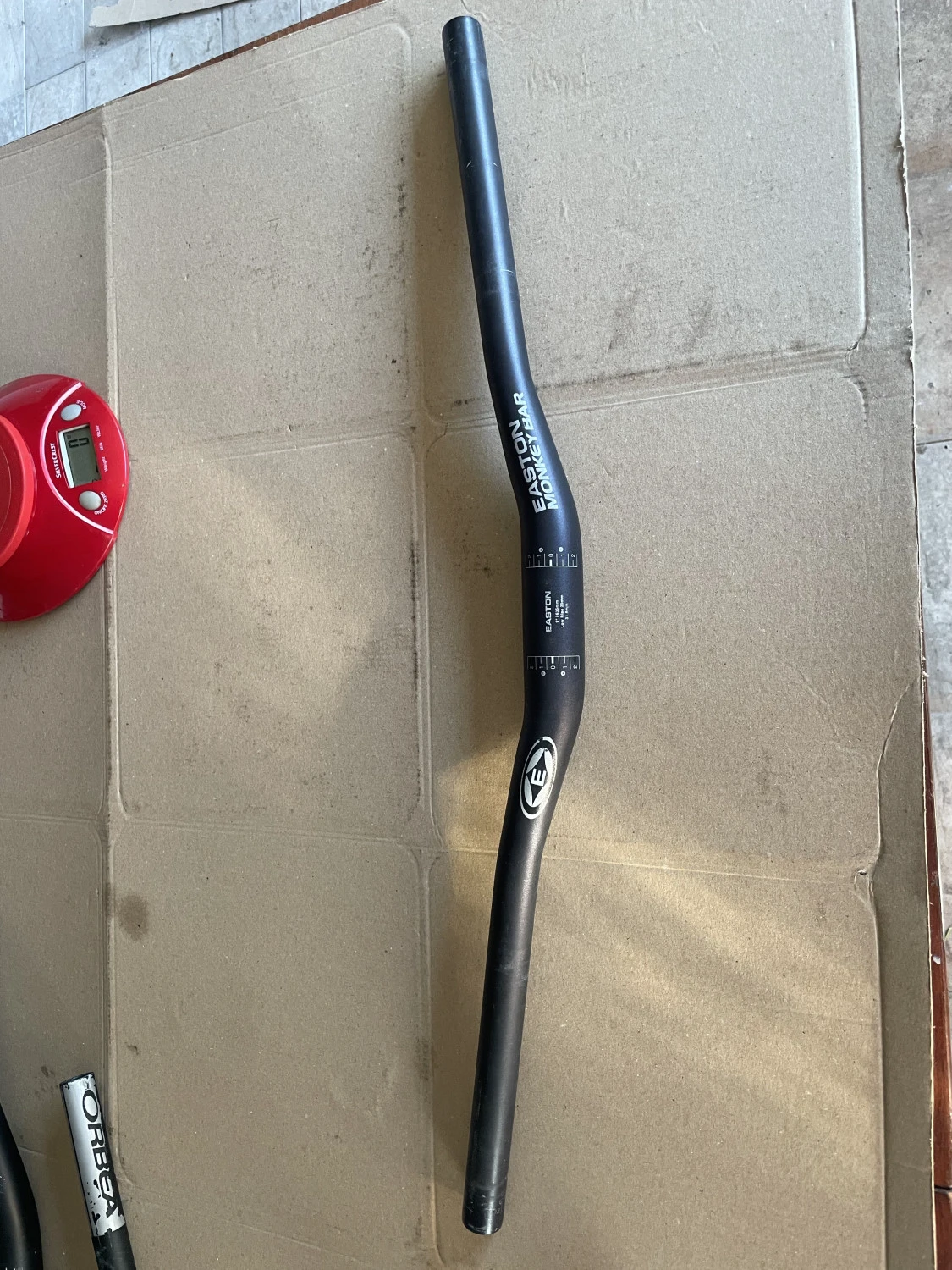 1. Ghidon Easton Monkey Bar 635mm