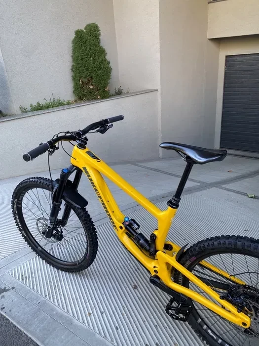 5. Nukeproof GIGA 297 L Mullet PRET REDUS