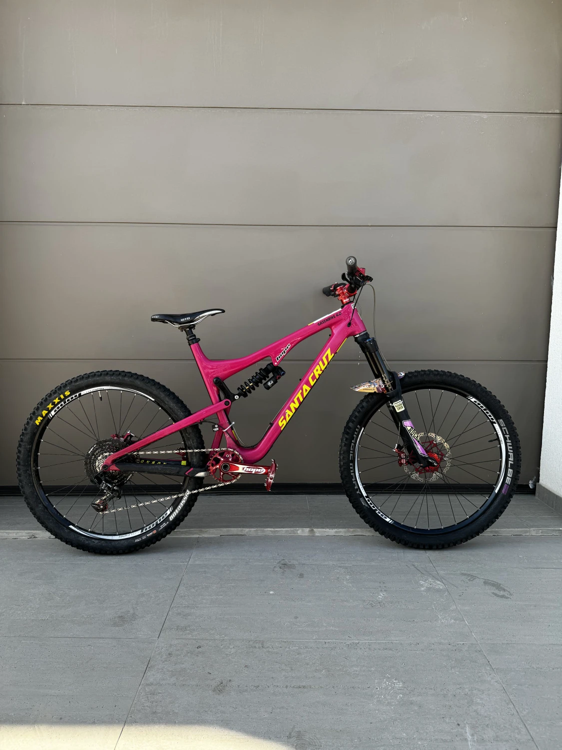 1. Santa Cruz Bronson CC