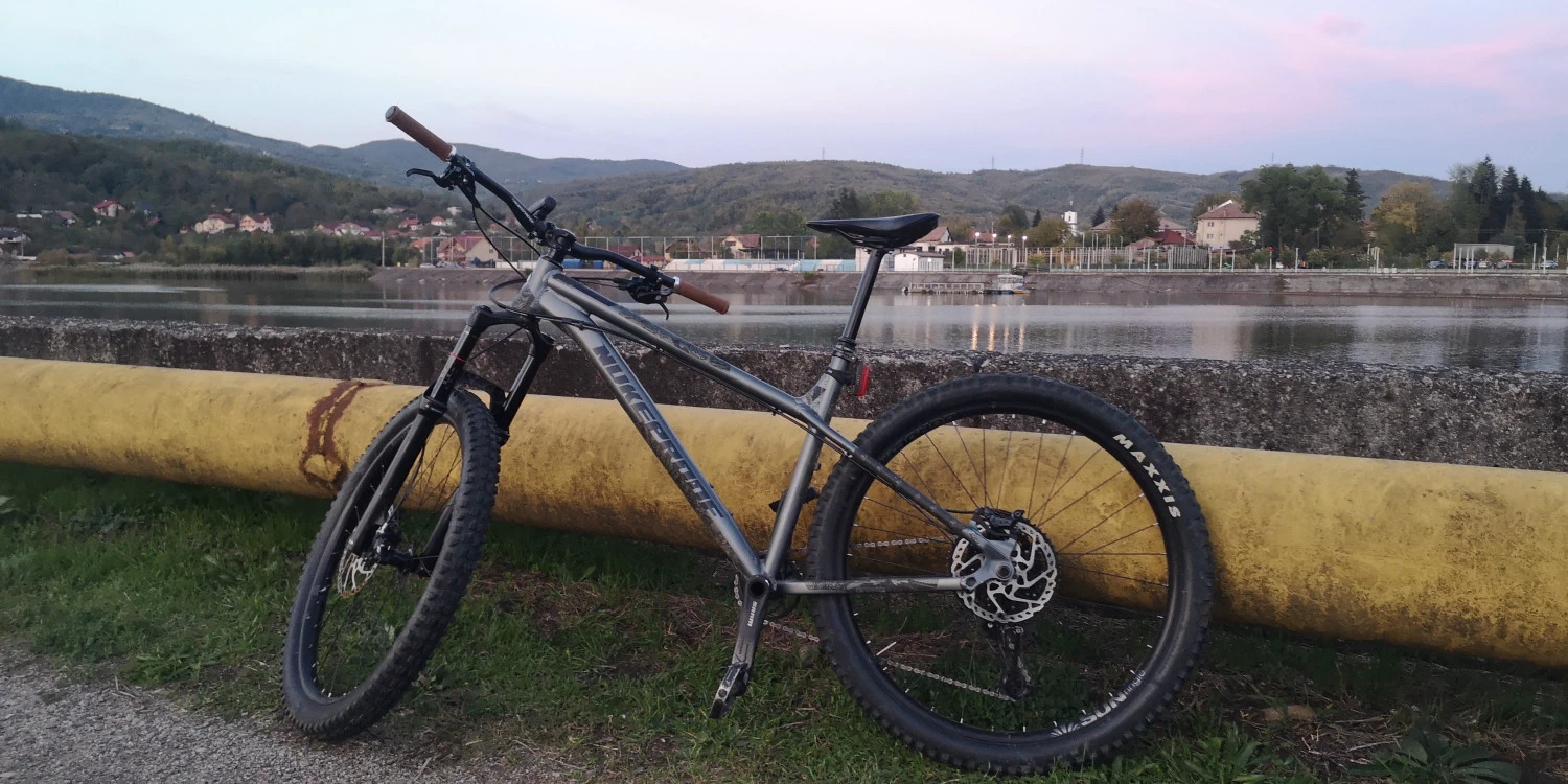 1. Nukeproof scout 27.5 comp 2020