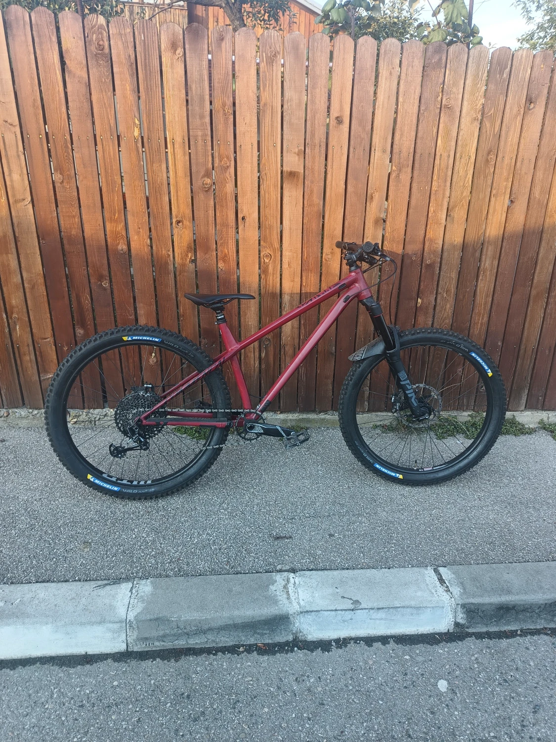 1. Commencal Meta Ht Am
