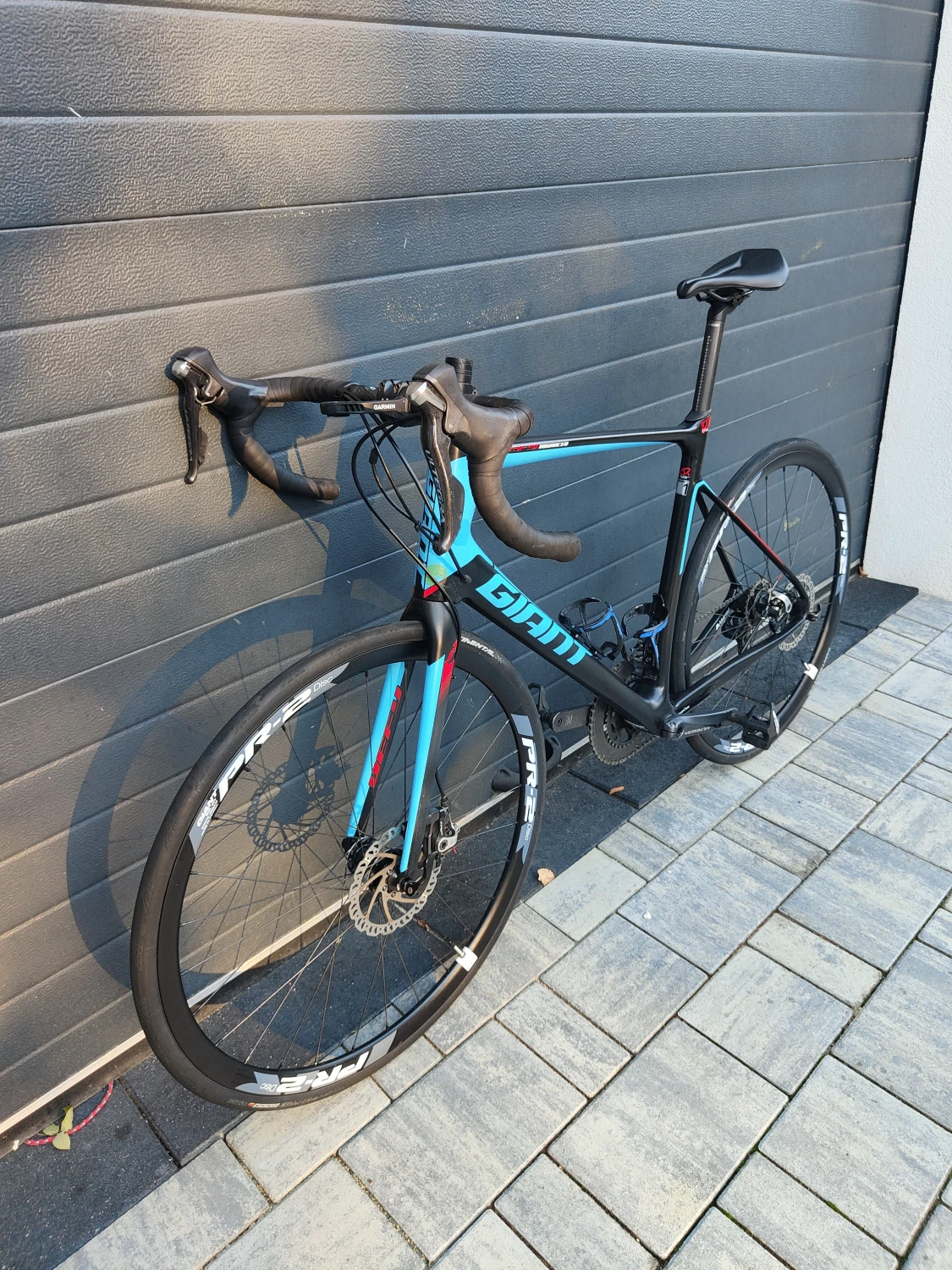 3. Bicicleta sosea / Cursiera carbon Giant Defy Advanced 1, frane disc