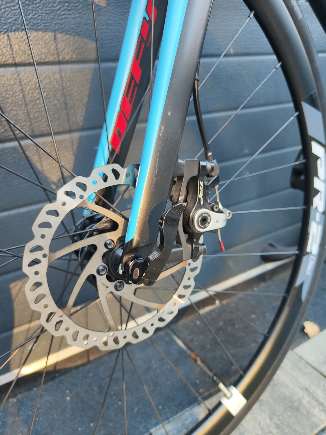 5. Bicicleta sosea / Cursiera carbon Giant Defy Advanced 1, frane disc