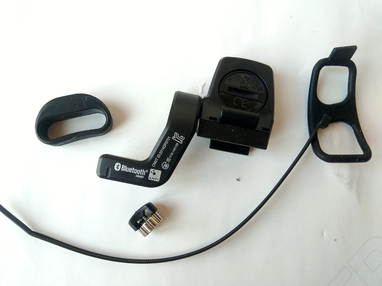 2. Senzor de viteză și cadență Wahoo Bluetooth și ANT+