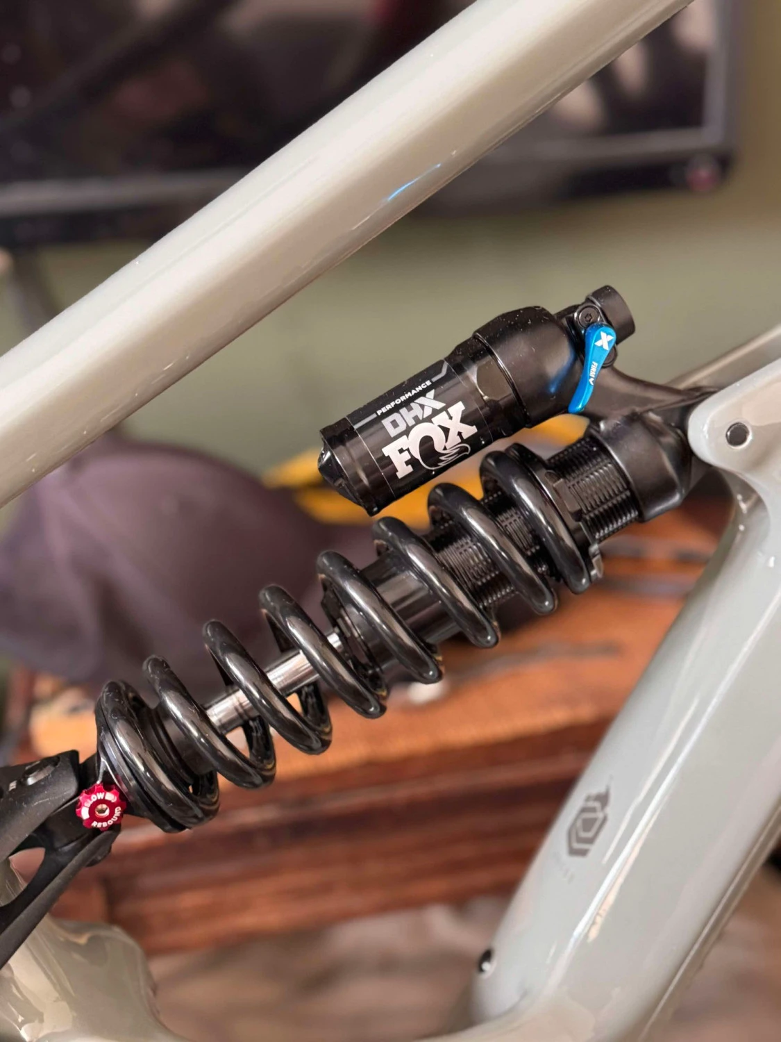 1. Vand Shock FOX DHX Performance NOU