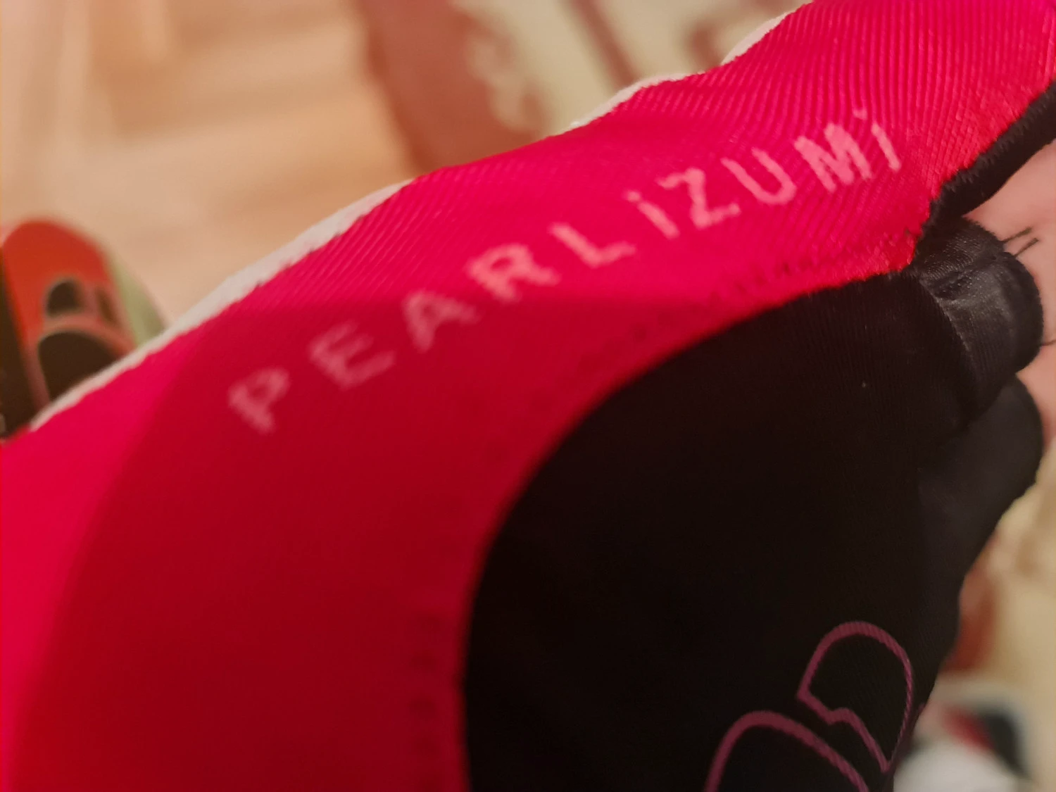 1. Manusi fara degete Pearl Izumi