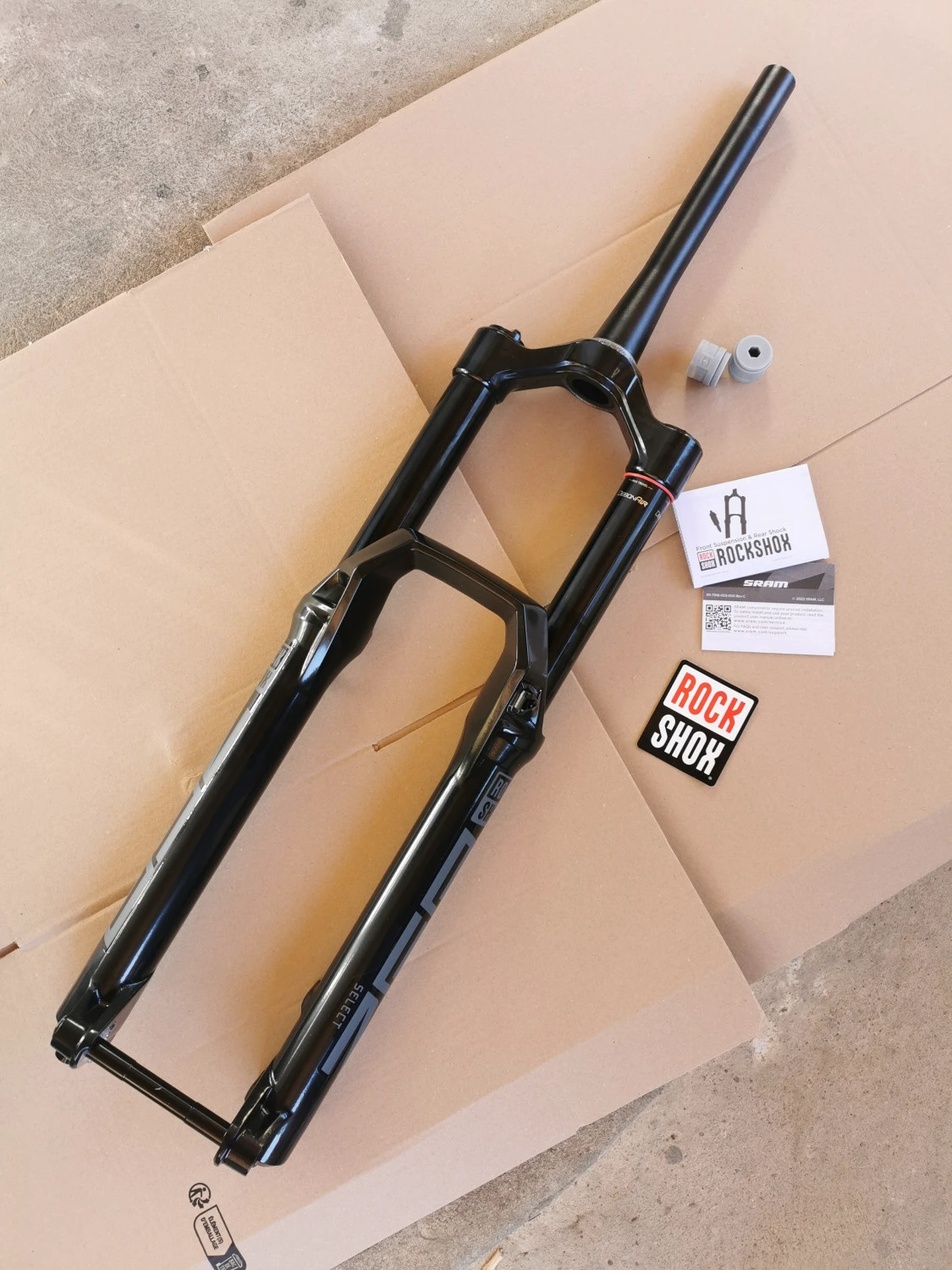 1. RockShox ZEB Select RC 29" 190mm tapered Boost * NOUA *